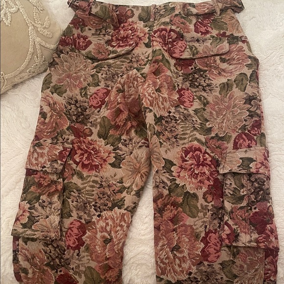 Fashion nova cargo floral Tapestry Pants - Picture 6 of 6